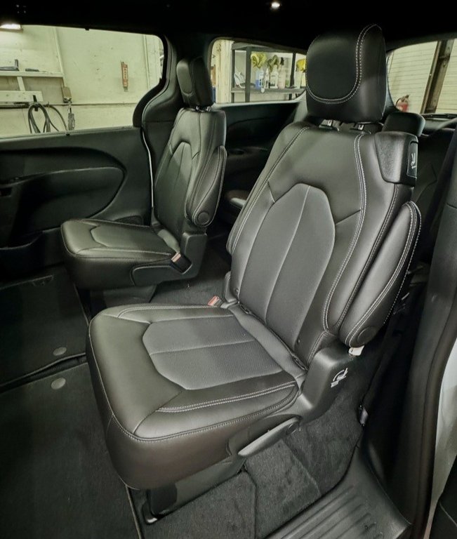 2026 Chrysler PACIFICA SELECT AWD in Montague, Prince Edward Island - 15 - w1024h768px