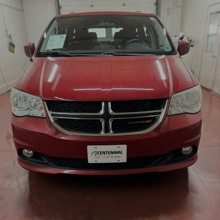 2012  Grand Caravan Crew in Montague, Prince Edward Island - 6 - w1024h768px