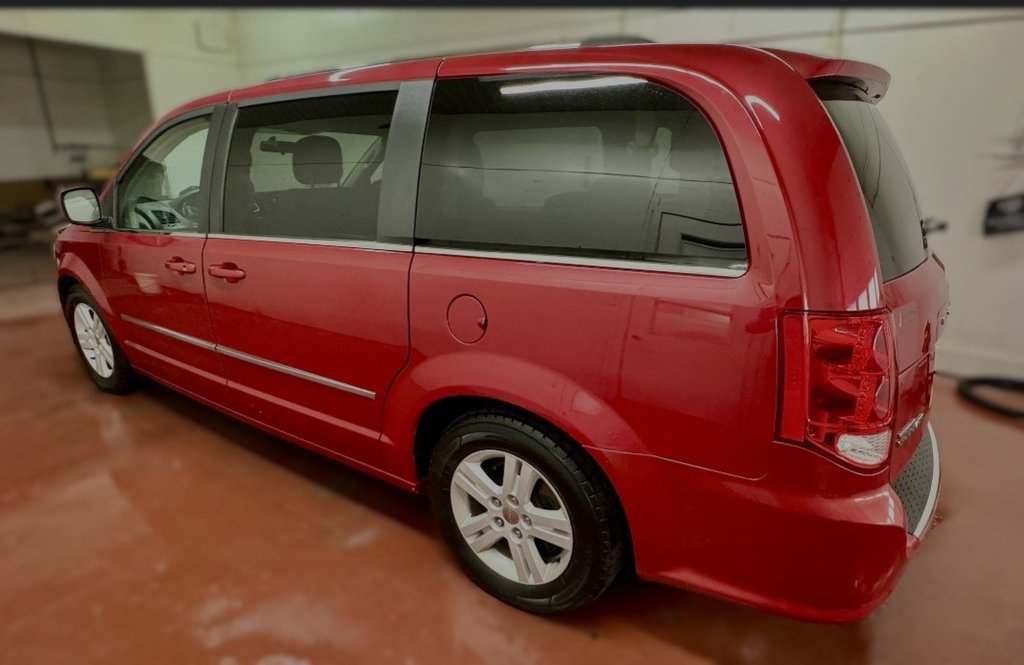 2012  Grand Caravan Crew in Montague, Prince Edward Island - 4 - w1024h768px