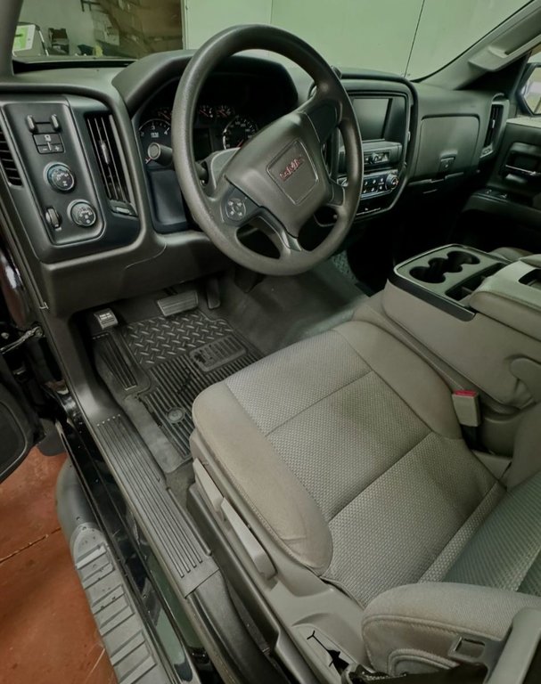 2019  SIERRA 1500 LIMITED Double Cab 4x4 in Montague, Prince Edward Island - 9 - w1024h768px