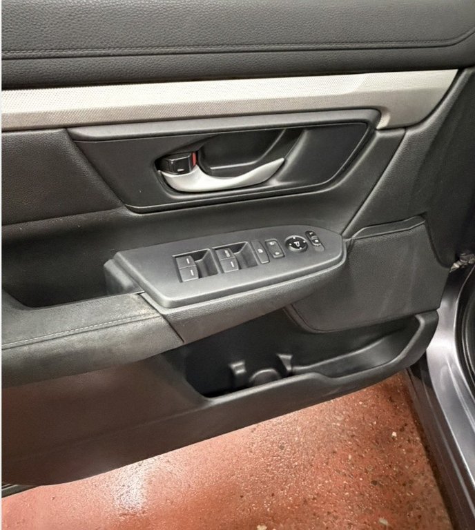 2017 Honda CR-V LX AWD in Montague, Prince Edward Island - 8 - w1024h768px