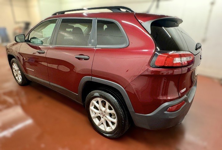 2018 Jeep Cherokee Sport in Montague, Prince Edward Island - 4 - w1024h768px