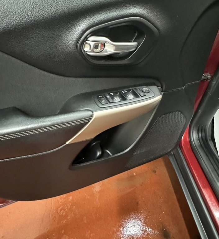 2018 Jeep Cherokee Sport in Montague, Prince Edward Island - 8 - w1024h768px