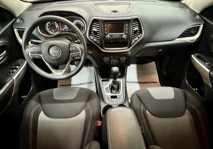 2018 Jeep Cherokee Sport in Montague, Prince Edward Island - 13 - w1024h768px