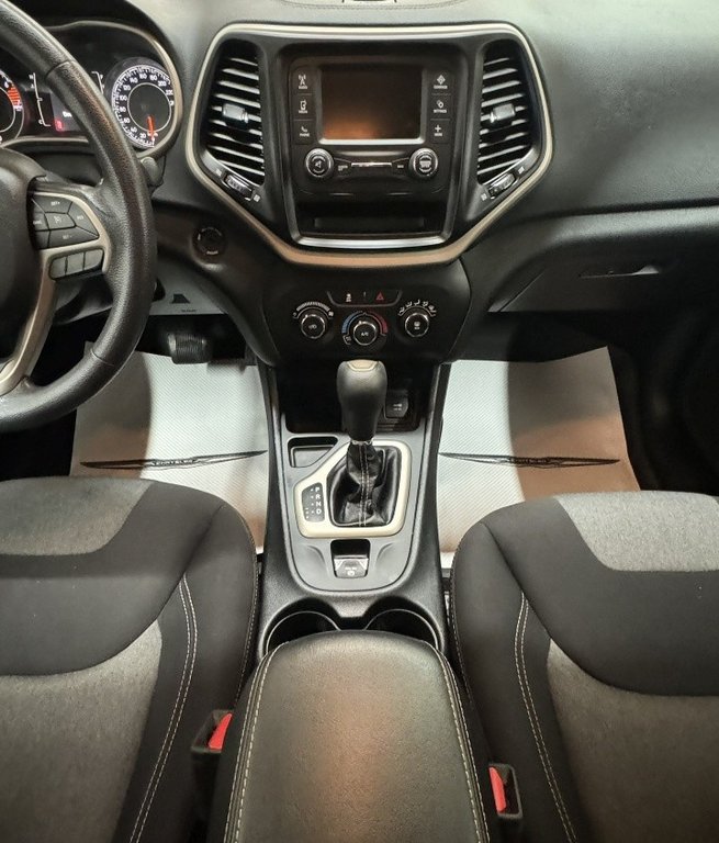 2018 Jeep Cherokee Sport in Montague, Prince Edward Island - 12 - w1024h768px