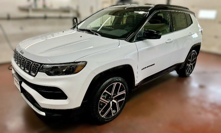2025 Jeep COMPASS LIMITED in Montague, Prince Edward Island - 5 - w1024h768px