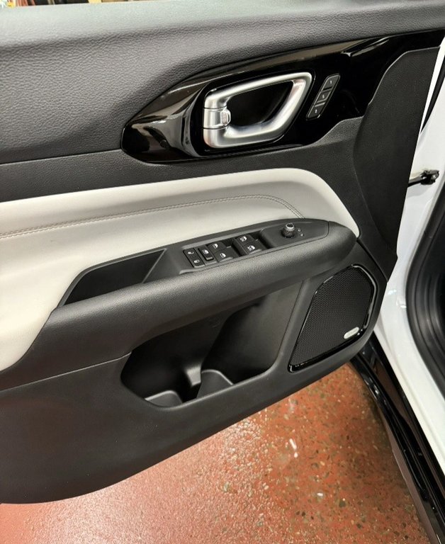 2025 Jeep COMPASS LIMITED in Montague, Prince Edward Island - 8 - w1024h768px