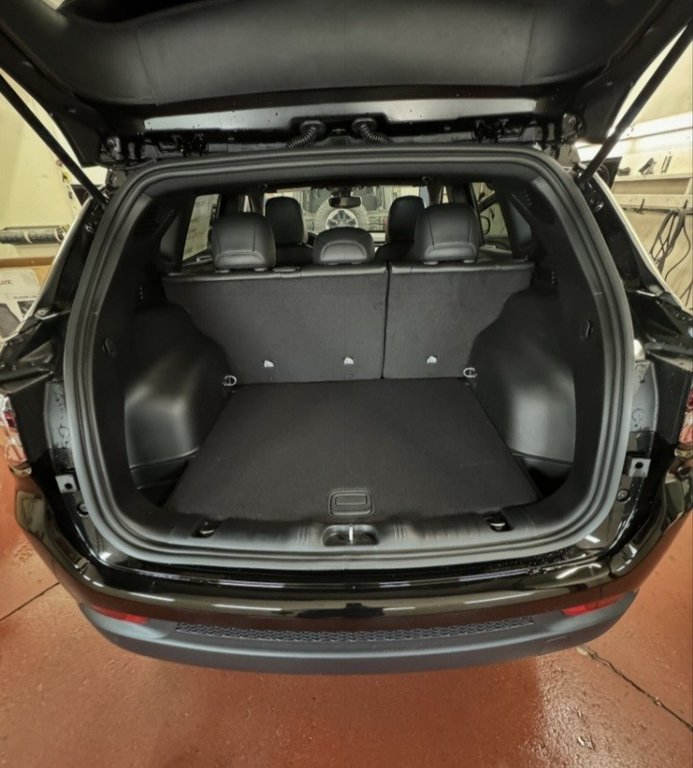 2025 Jeep Compass NORTH in Montague, Prince Edward Island - 15 - w1024h768px