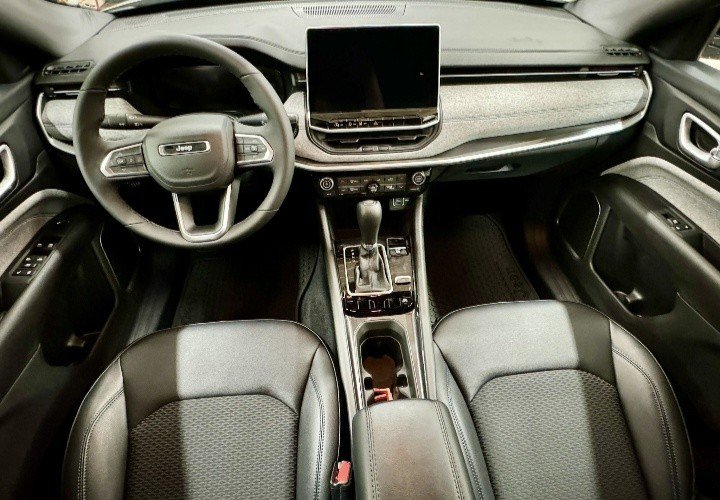 2026 Jeep Compass NORTH in Montague, Prince Edward Island - 13 - w1024h768px