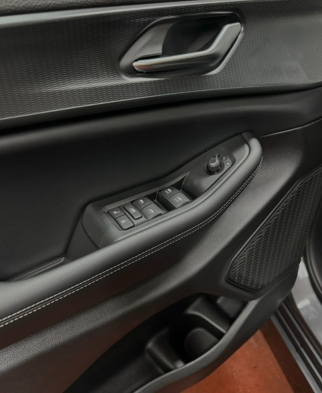 2024 Jeep Grand Cherokee ALTITUDE in Montague, Prince Edward Island - 8 - w1024h768px