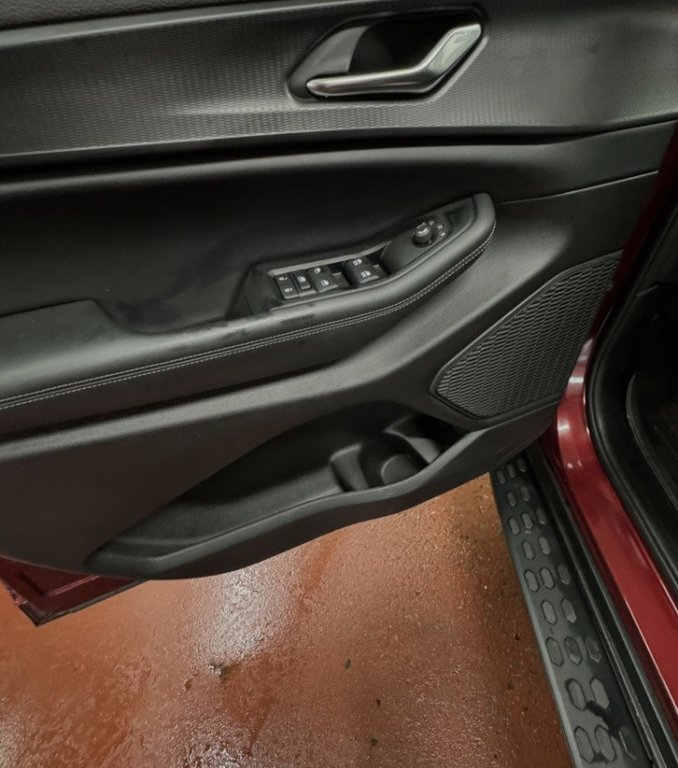 2024 Jeep Grand Cherokee Laredo 4x4 in Montague, Prince Edward Island - 8 - w1024h768px