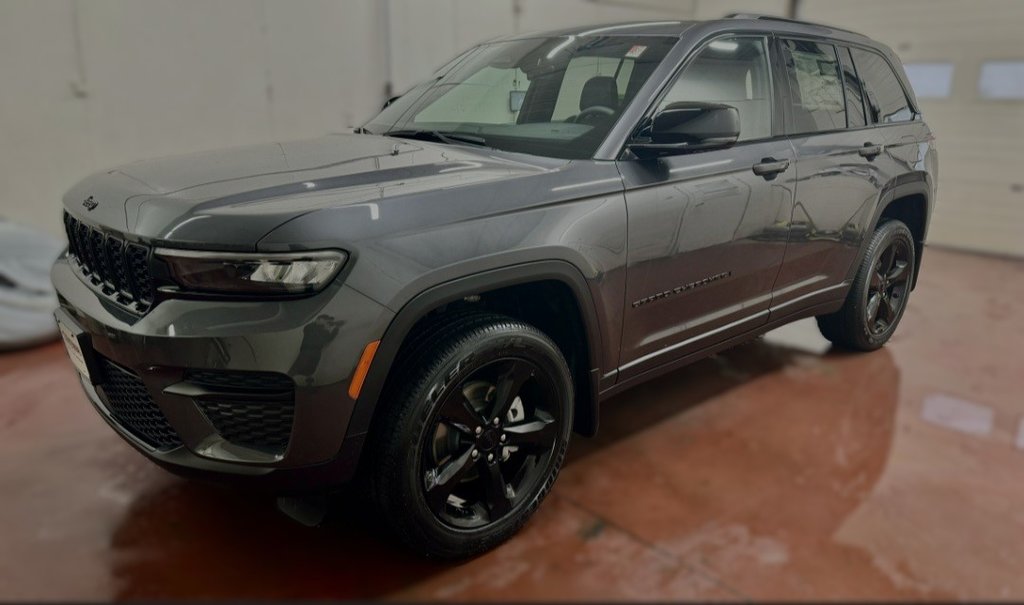 Jeep Grand Cherokee LAREDO ALTITUDE 2025 à Montague, Île-du-Prince-Édouard - 5 - w1024h768px