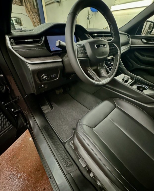 2025 Jeep Grand Cherokee LIMITED in Montague, Prince Edward Island - 9 - w1024h768px