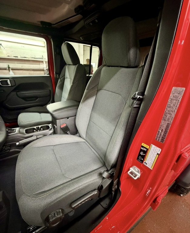 Jeep Wrangler 4-Door WILLYS 2026 à Montague, Île-du-Prince-Édouard - 10 - w1024h768px