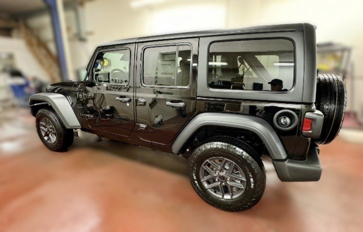 Jeep Wrangler 4-Door SPORT S 2026 à Montague, Île-du-Prince-Édouard - 4 - w1024h768px