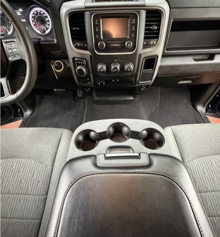 Ram 1500 Classic Tradesman Quad Cab 4x4 2023 à Montague, Île-du-Prince-Édouard - 11 - w1024h768px