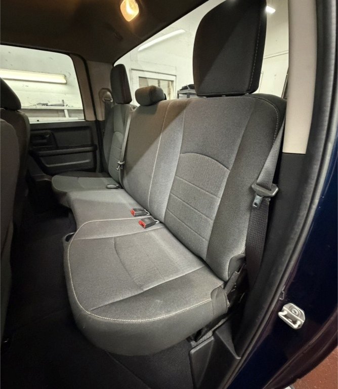 Ram 1500 Classic Tradesman Quad Cab 4x4 2023 à Montague, Île-du-Prince-Édouard - 14 - w1024h768px