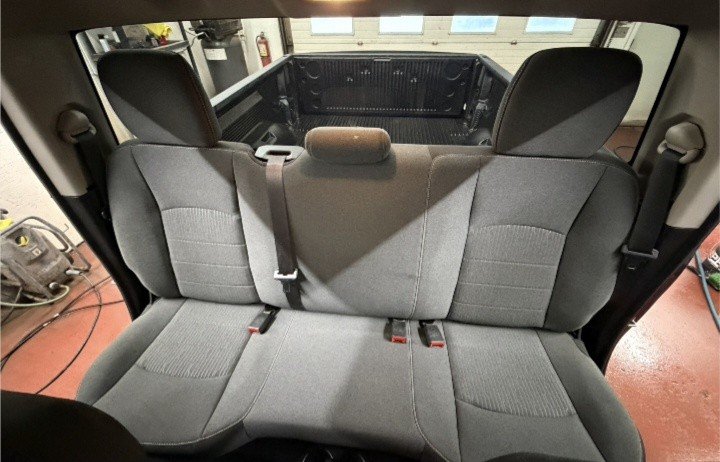 Ram 1500 Classic Tradesman Quad Cab 4x4 2023 à Montague, Île-du-Prince-Édouard - 13 - w1024h768px