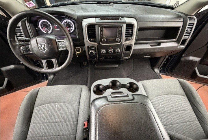 Ram 1500 Classic Tradesman Quad Cab 4x4 2023 à Montague, Île-du-Prince-Édouard - 12 - w1024h768px