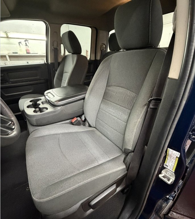 Ram 1500 Classic Tradesman Quad Cab 4x4 2023 à Montague, Île-du-Prince-Édouard - 10 - w1024h768px