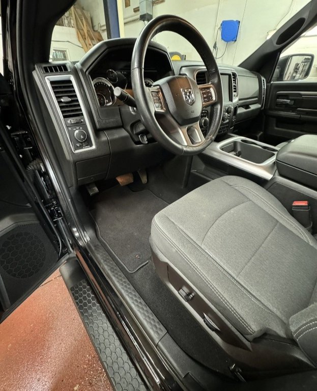 2024 Ram 1500 Classic Warlock Crew Cab 4x4 in Montague, Prince Edward Island - 9 - w1024h768px