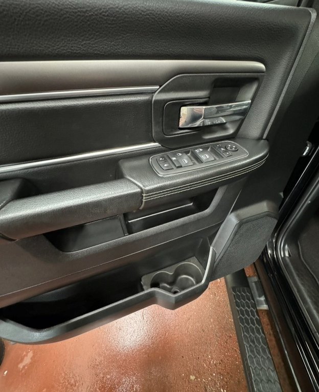 2024 Ram 1500 Classic Warlock Crew Cab 4x4 in Montague, Prince Edward Island - 8 - w1024h768px