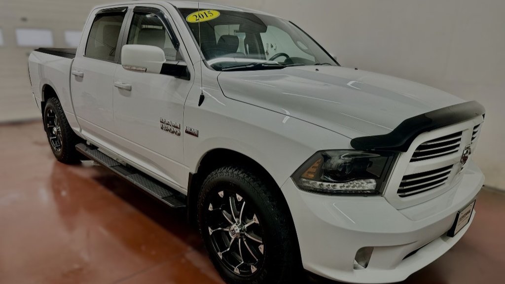 2015  1500 Sport Crew Cab 4x4 in Montague, Prince Edward Island - 1 - w1024h768px