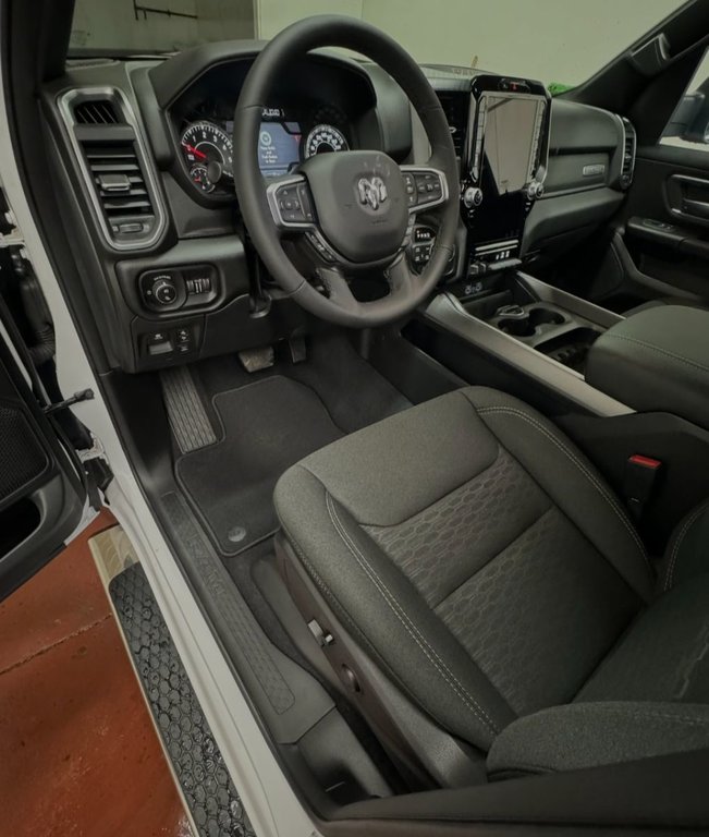 Ram 1500 BIG HORN 2025 à Montague, Île-du-Prince-Édouard - 9 - w1024h768px
