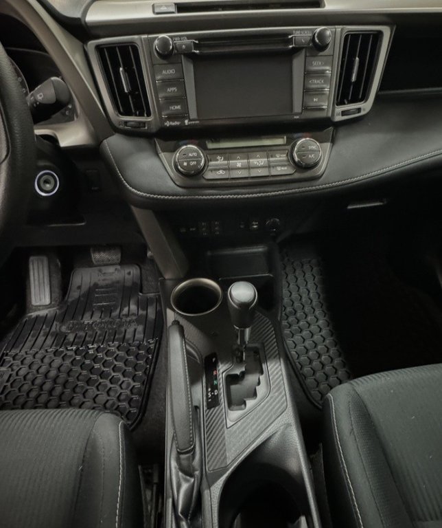 Toyota RAV4 XLE AWD 2014 à Montague, Île-du-Prince-Édouard - 12 - w1024h768px