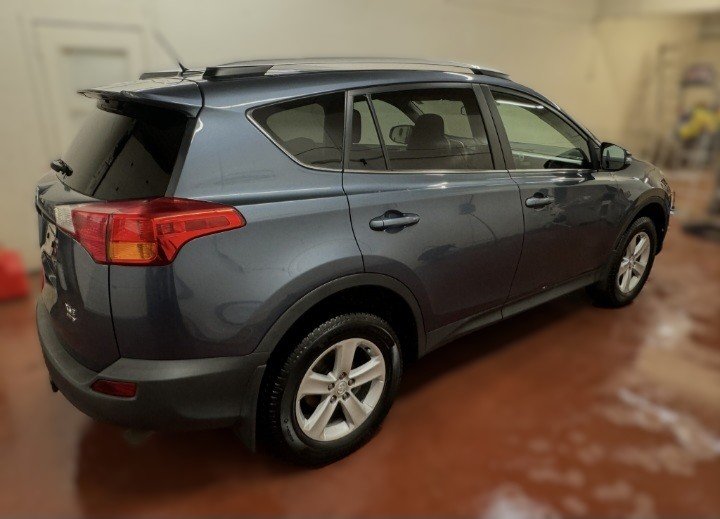 Toyota RAV4 XLE AWD 2014 à Montague, Île-du-Prince-Édouard - 2 - w1024h768px