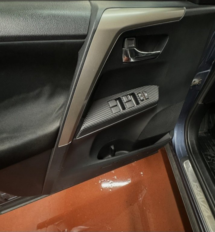 Toyota RAV4 XLE AWD 2014 à Montague, Île-du-Prince-Édouard - 8 - w1024h768px