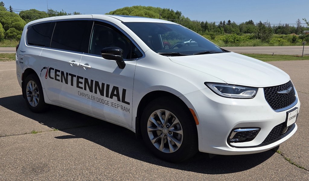 2026 Chrysler Pacifica Select in Montague, Prince Edward Island - 1 - w1024h768px