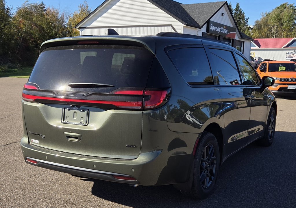 2027 Chrysler Pacifica SELECT AWD in Montague, Prince Edward Island - 3 - w1024h768px