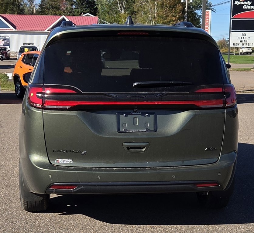 2027 Chrysler Pacifica SELECT AWD in Montague, Prince Edward Island - 4 - w1024h768px