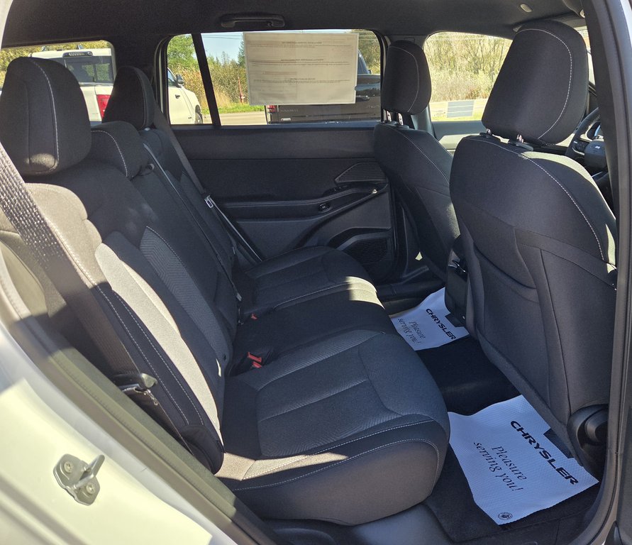2026 Jeep Cherokee LAREDO in Montague, Prince Edward Island - 12 - w1024h768px