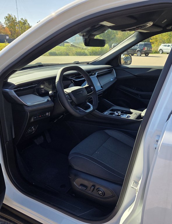 2026 Jeep Cherokee LAREDO in Montague, Prince Edward Island - 9 - w1024h768px