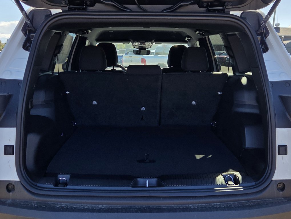 2026 Jeep Cherokee LAREDO in Montague, Prince Edward Island - 13 - w1024h768px