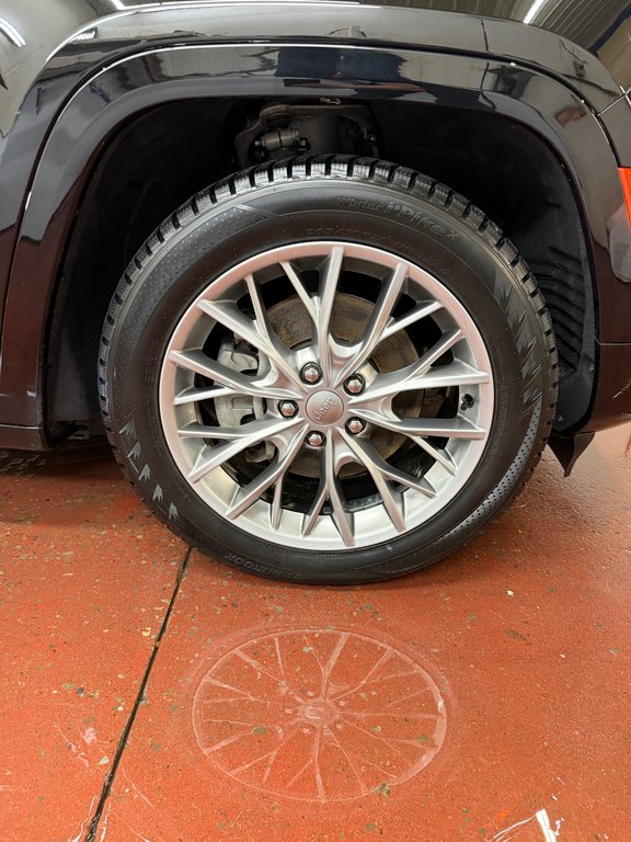 2022 Jeep Grand Cherokee 4xe Summit 4x4 | Plug-In Hybrid in Montague, Prince Edward Island - 5 - w1024h768px