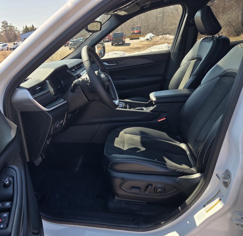 2024 Jeep Grand Cherokee Altitude 4x4 in Montague, Prince Edward Island - 15 - w1024h768px