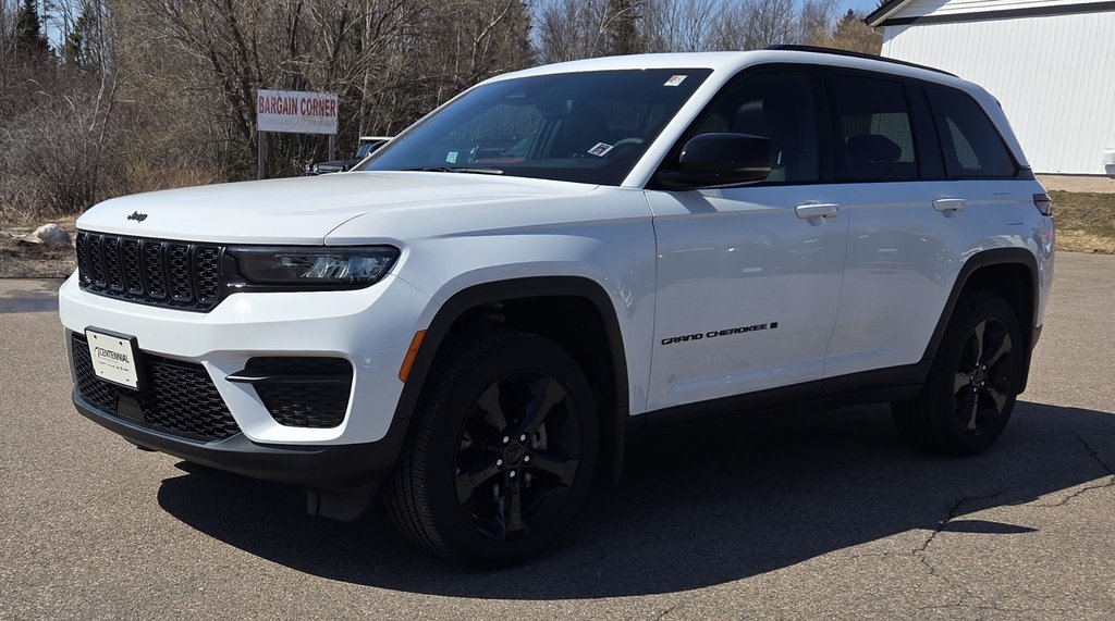2024 Jeep Grand Cherokee Altitude 4x4 in Montague, Prince Edward Island - 7 - w1024h768px