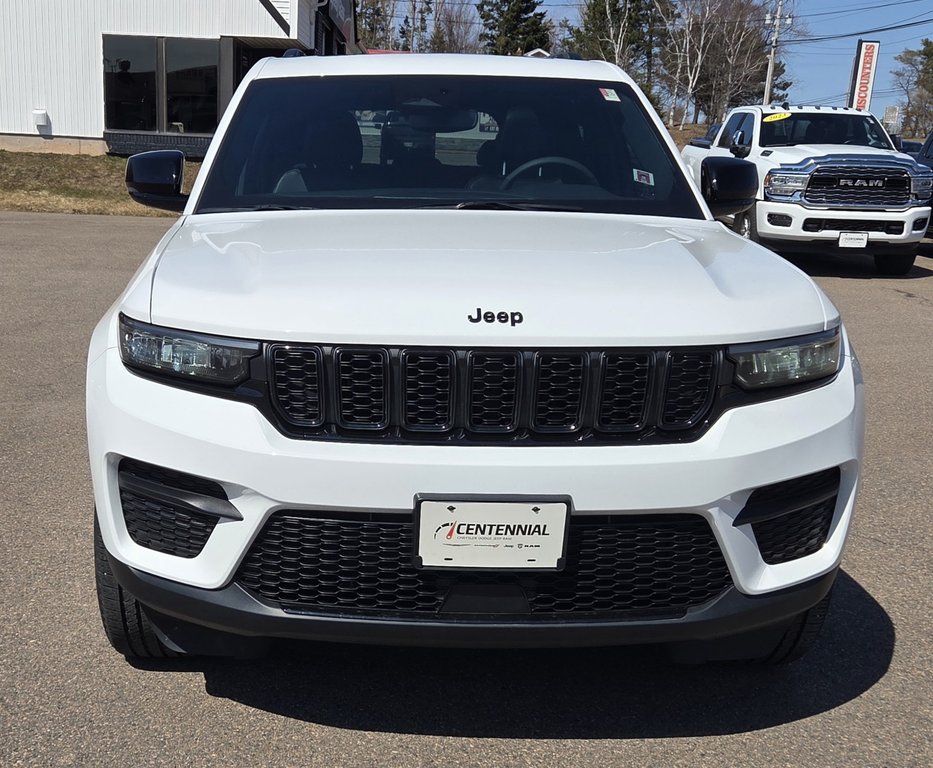 2024 Jeep Grand Cherokee Altitude 4x4 in Montague, Prince Edward Island - 8 - w1024h768px