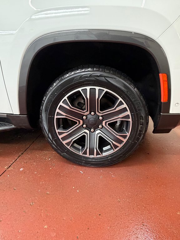 2022 Jeep Wagoneer Series III 4x4 in Montague, Prince Edward Island - 4 - w1024h768px