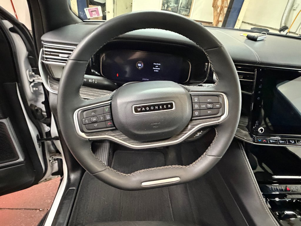 2022 Jeep Wagoneer Series III 4x4 in Montague, Prince Edward Island - 11 - w1024h768px