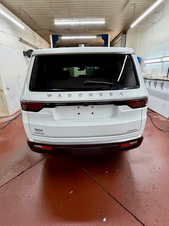 2022 Jeep Wagoneer Series III 4x4 in Montague, Prince Edward Island - 6 - w1024h768px