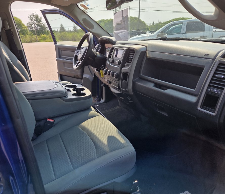 2017 Ram 1500 Tradesman Crew Cab 4x4 in Montague, Prince Edward Island - 11 - w1024h768px