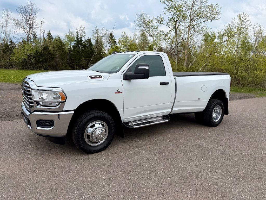 Ram 3500 Tradesman 2023 à Montague, Île-du-Prince-Édouard - 3 - w1024h768px