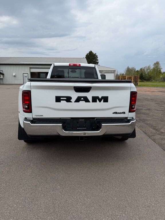 Ram 3500 Tradesman 2023 à Montague, Île-du-Prince-Édouard - 6 - w1024h768px