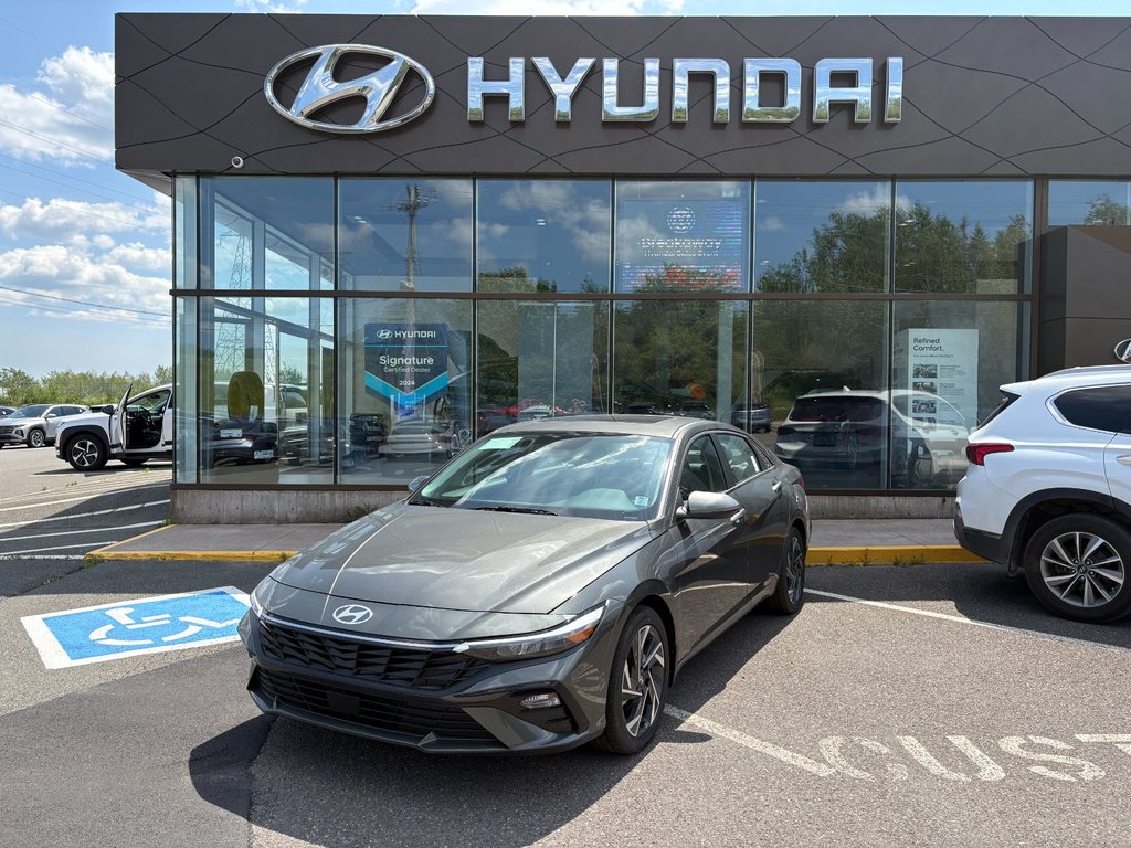 Hyundai ELANTRA HYBRID LUXURY 2026 à New Glasgow, Nouvelle-Écosse - 1 - w1024h768px