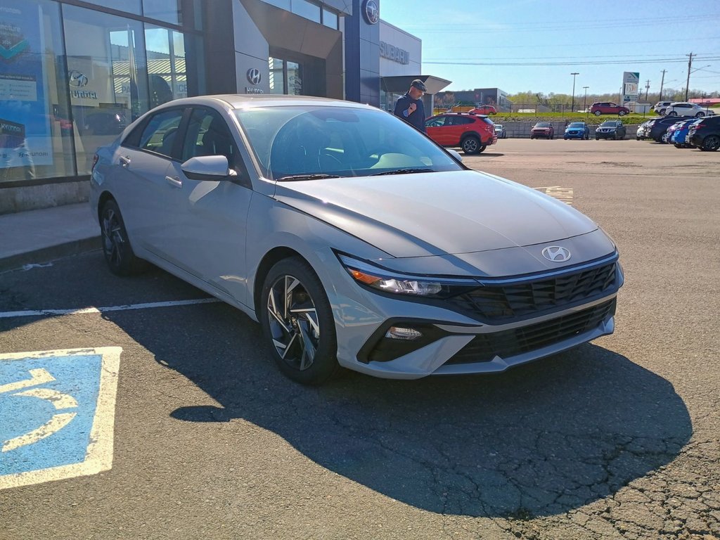 2025 Hyundai Elantra PREFERRED in New Glasgow, Nova Scotia - 7 - w1024h768px