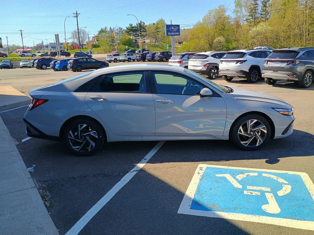 2025 Hyundai Elantra PREFERRED in New Glasgow, Nova Scotia - 6 - w1024h768px